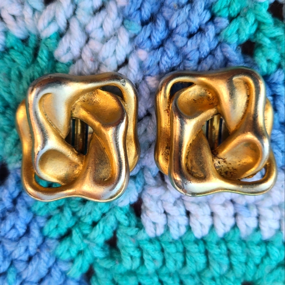 Vintage PEP Marked Gold Tone Clip On Earrings 70s 80s